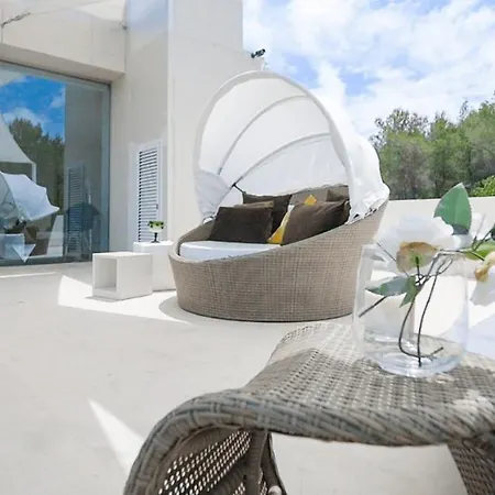 Blue Rose Villa *