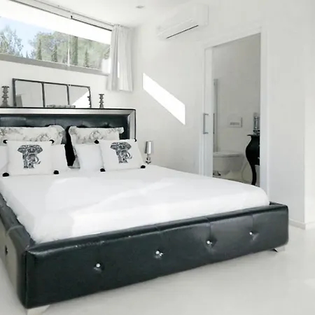 Blue Rose Villa